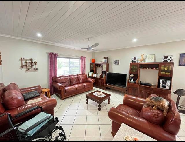 5 BEDROOM HOUSE FOR SALE IN PORT OWEN